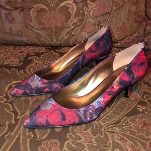 Nine West Floral Pumps